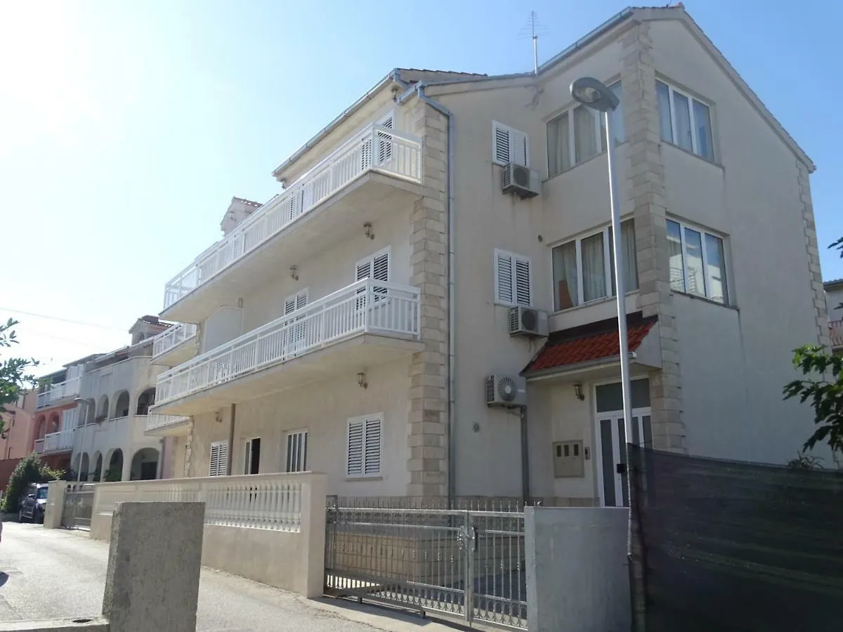 Paradise Apartments Split