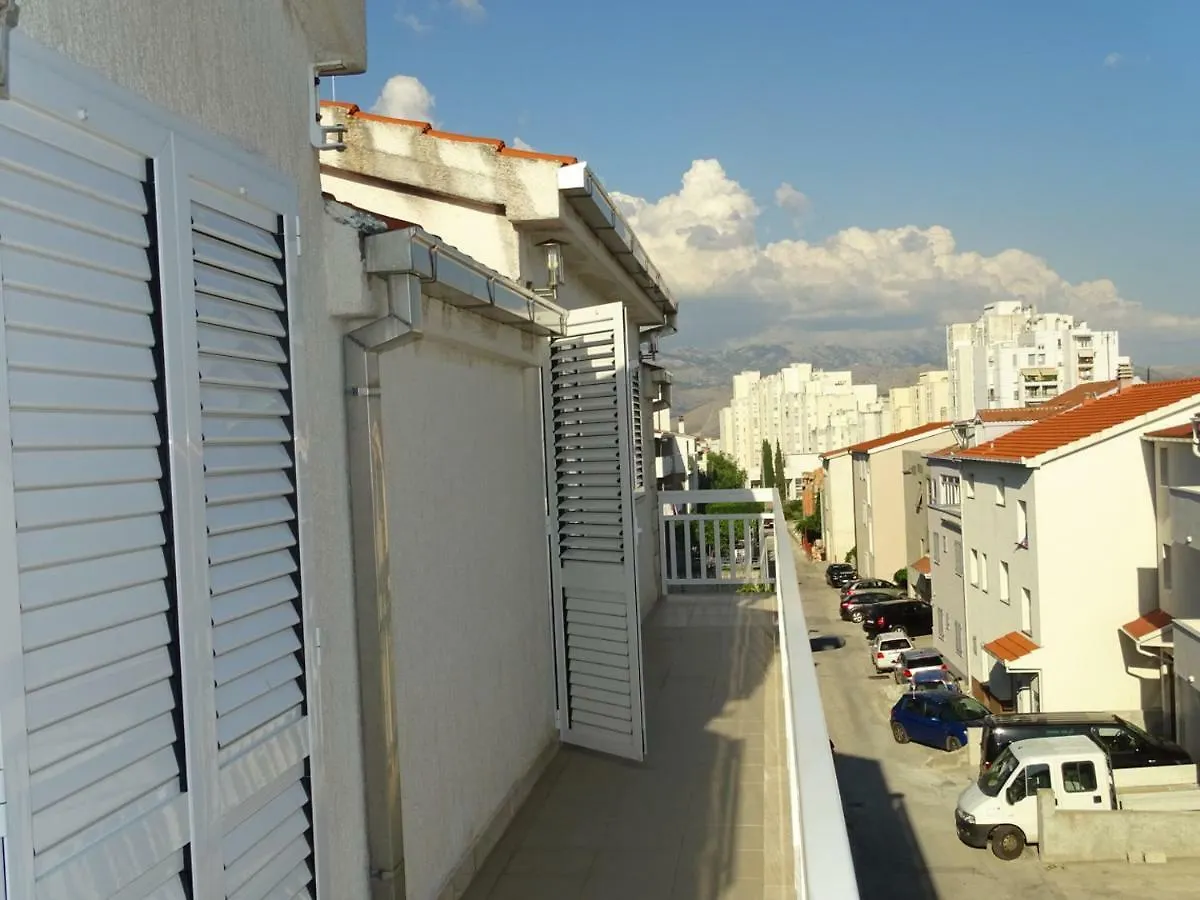 Paradise Apartments Split